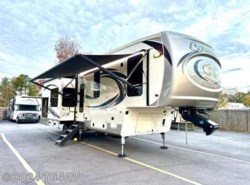 Used 2018 Palomino Columbus FW 298RL available in Virginia Beach, Virginia