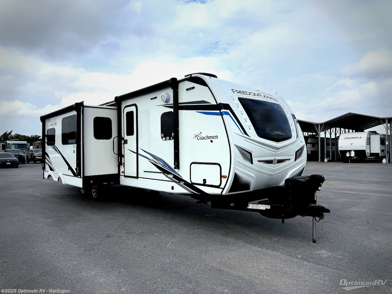 Used 2023 Coachmen Freedom Express Liberty Edition 326BHDSLE available in La Feria, Texas