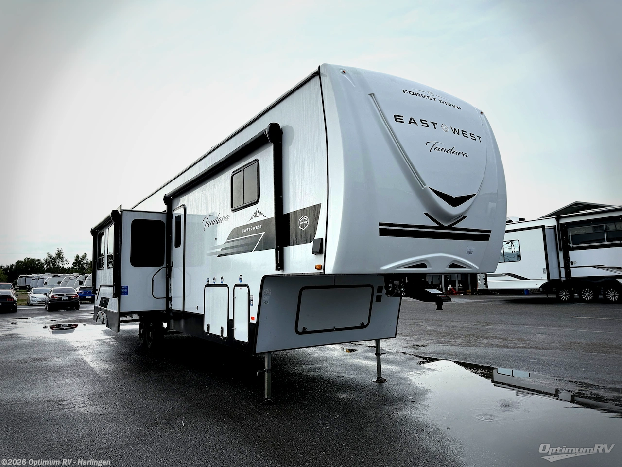 New 2026 East to West Tandara 387BH available in La Feria, Texas