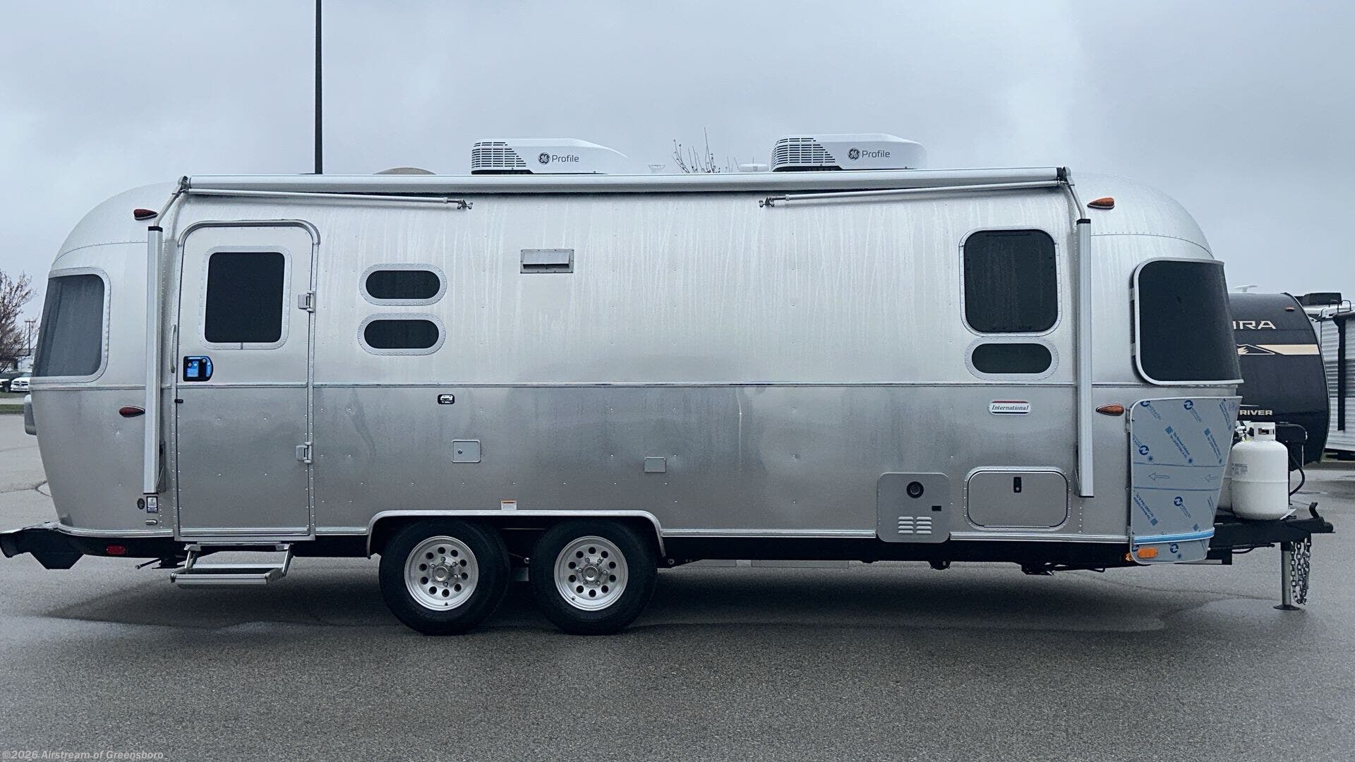 New 2025 Airstream International 25FB Twin available in Colfax, North Carolina