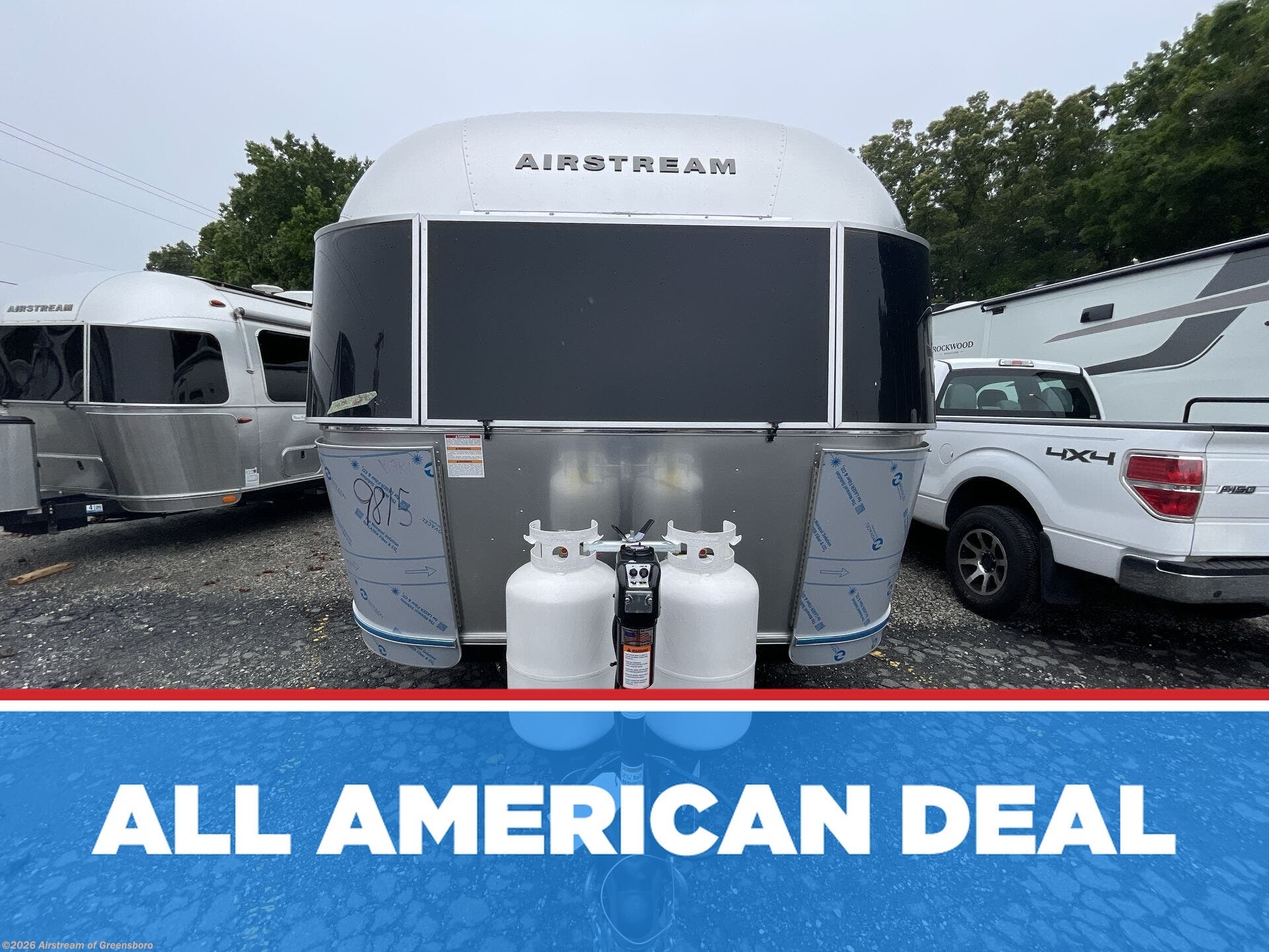 New 2026 Airstream Globetrotter 30RB Twin available in Colfax, North Carolina