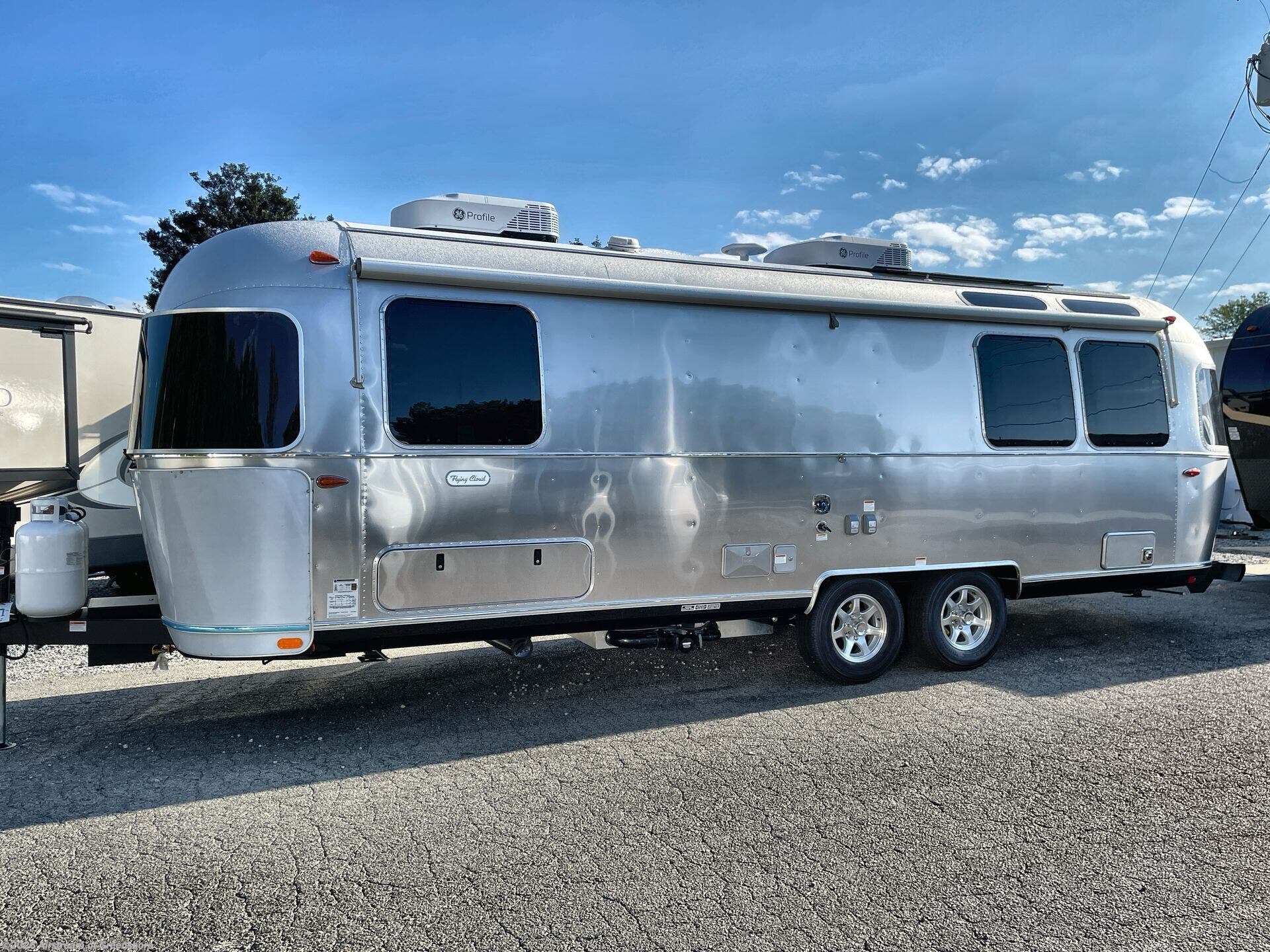 New 2027 Airstream Flying Cloud 27FB Twin available in Colfax, North Carolina