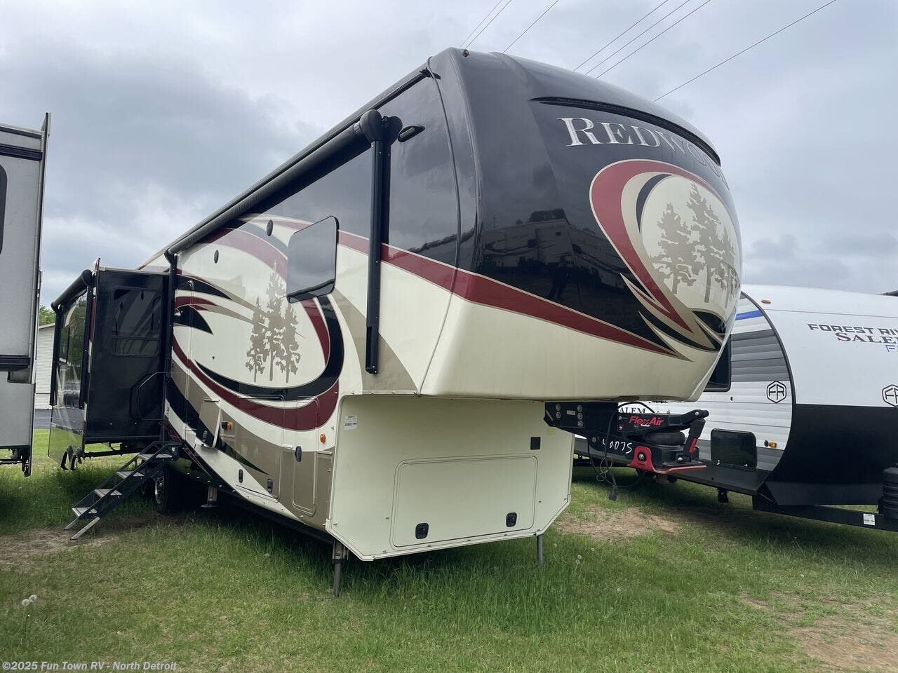 Used 2018 CrossRoads Redwood 3821RL available in North Branch, Michigan