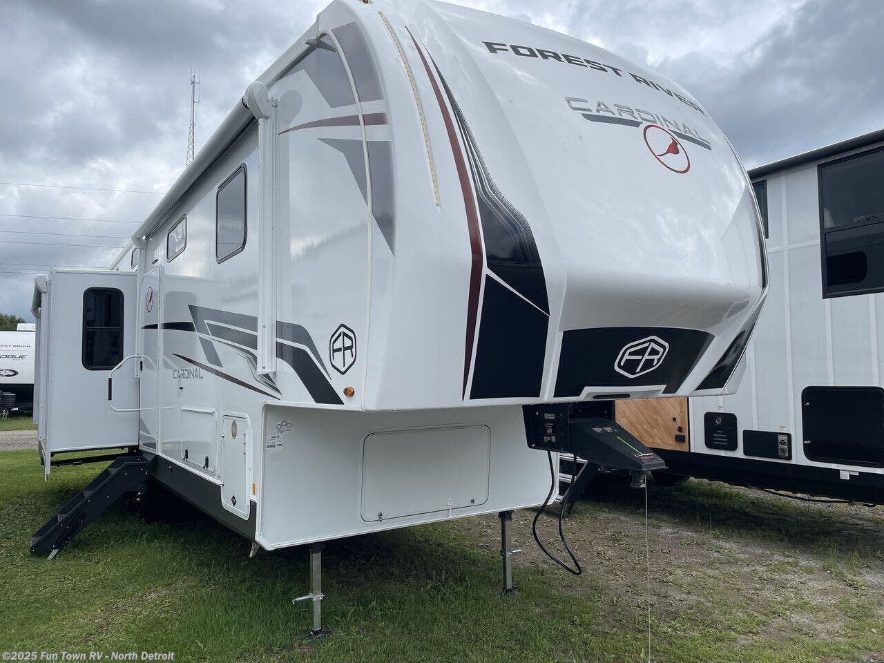 New 2026 Forest River Cardinal 33CHEF available in North Branch, Michigan