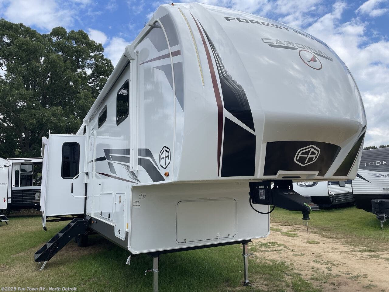 New 2026 Forest River Cardinal 34CRIB available in North Branch, Michigan