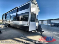 New 2025 Forest River Salem Grand Villa 42VERANDA available in North Branch, Michigan