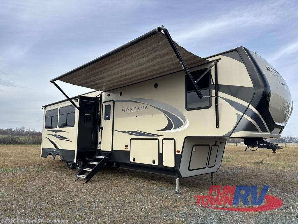 Used 2019 Keystone Montana 364BH available in Texarkana, Arkansas