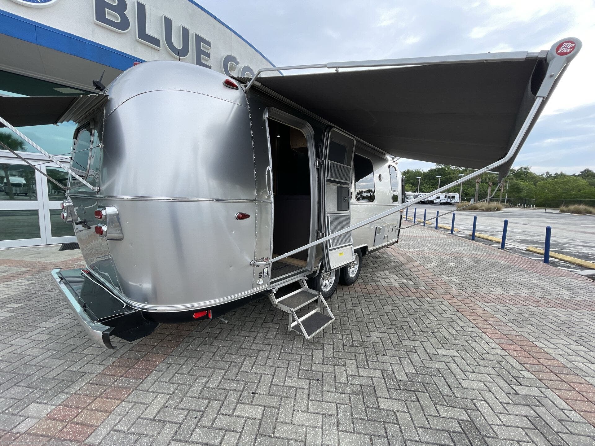 Used 2018 Airstream Flying Cloud 23FB available in Jacksonville, Florida