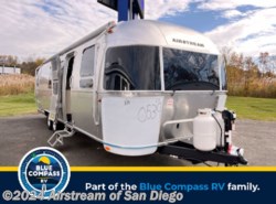 New 2023 Airstream Flying Cloud 30FB Bunk available in San Diego, California