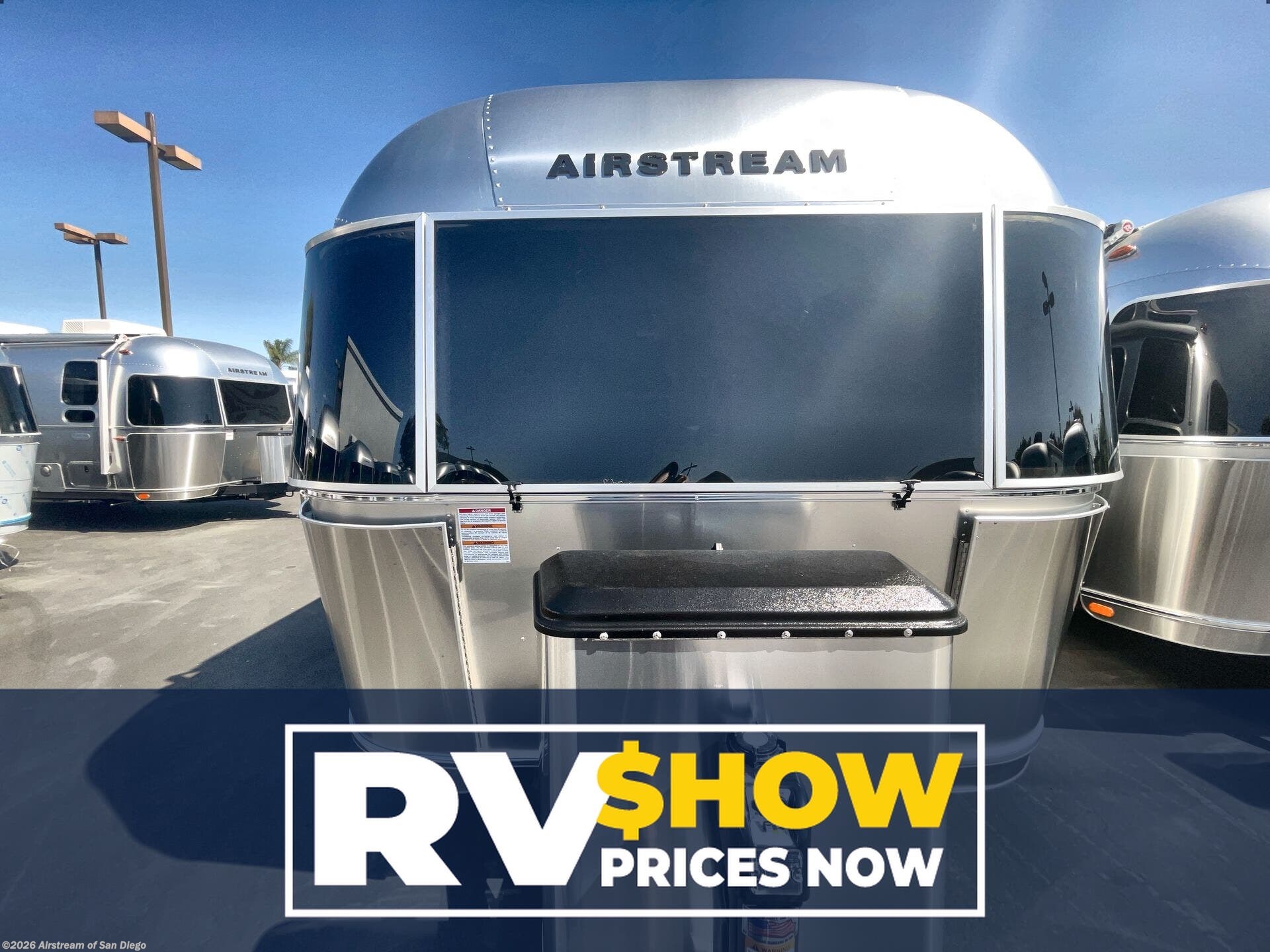 New 2025 Airstream International 25FB Twin available in San Diego, California