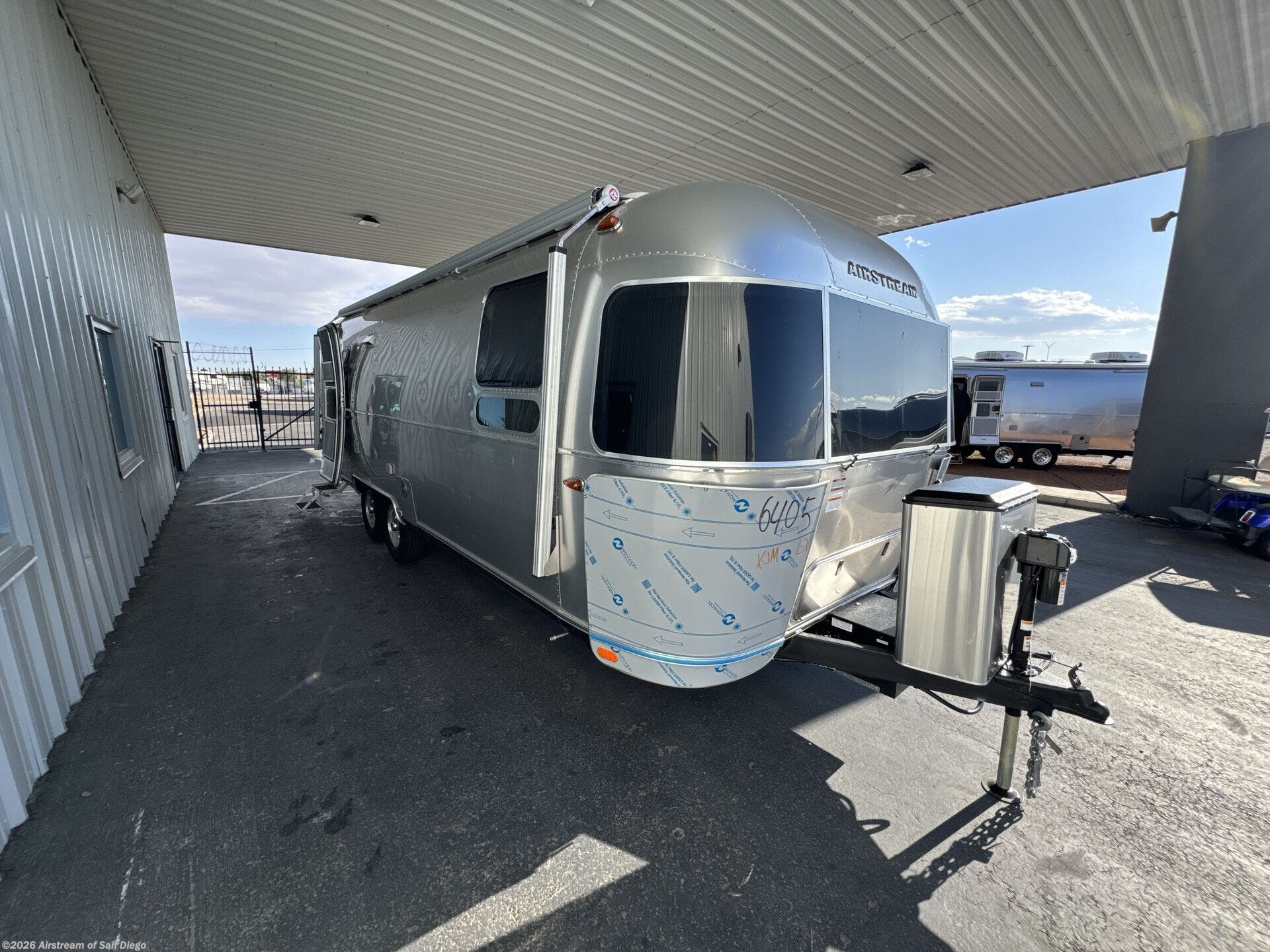 New 2025 Airstream Globetrotter 27FBQ available in San Diego, California