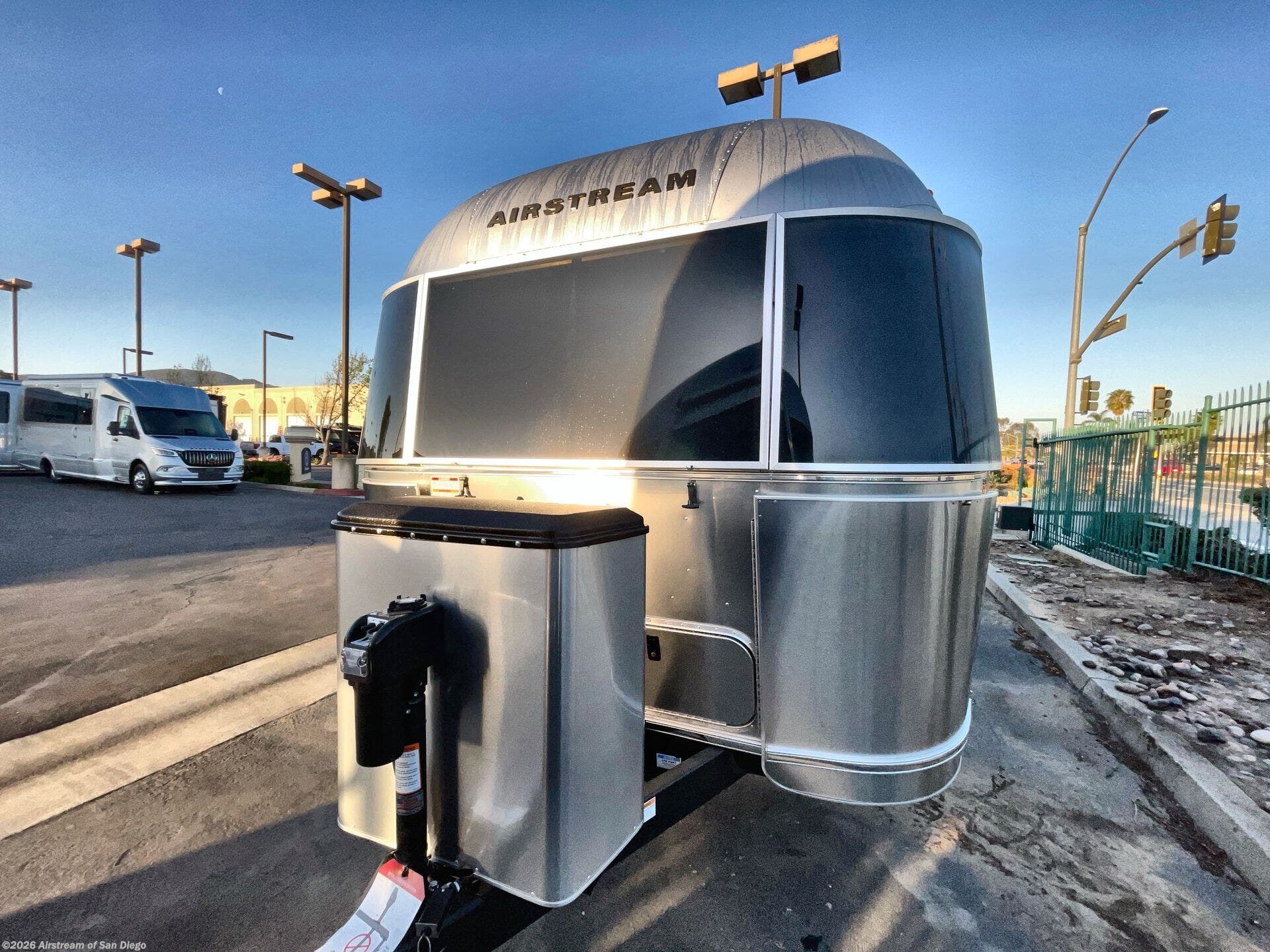 New 2026 Airstream Flying Cloud 23FB Twin available in San Diego, California