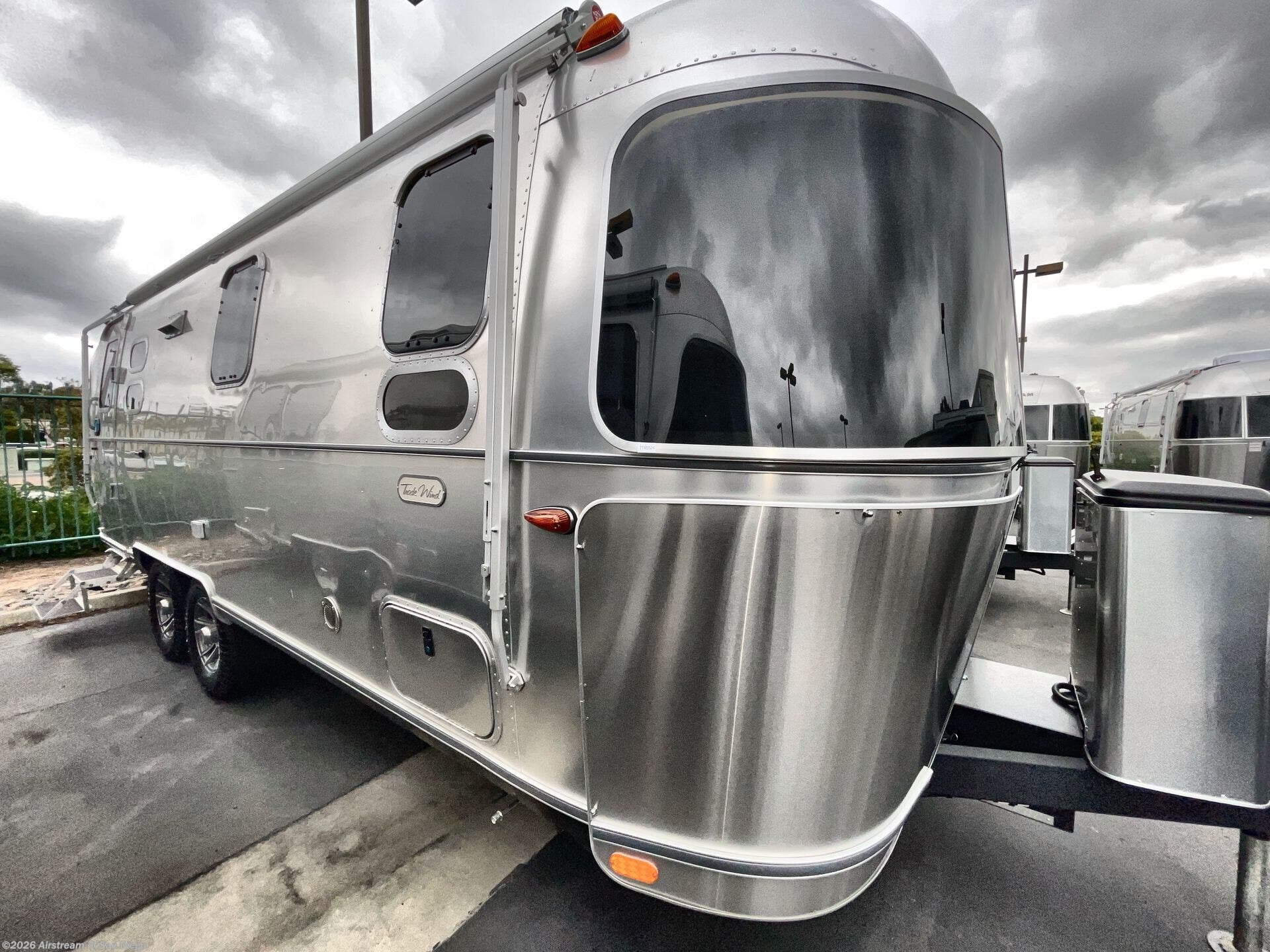 2026 Airstream Trade Wind 25FB Twin