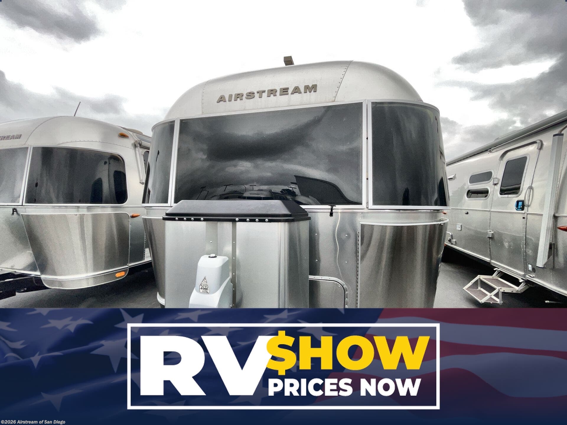 Used 2018  Airstream Classic 33FB by Airstream from Airstream of San Diego in San Diego, CA
