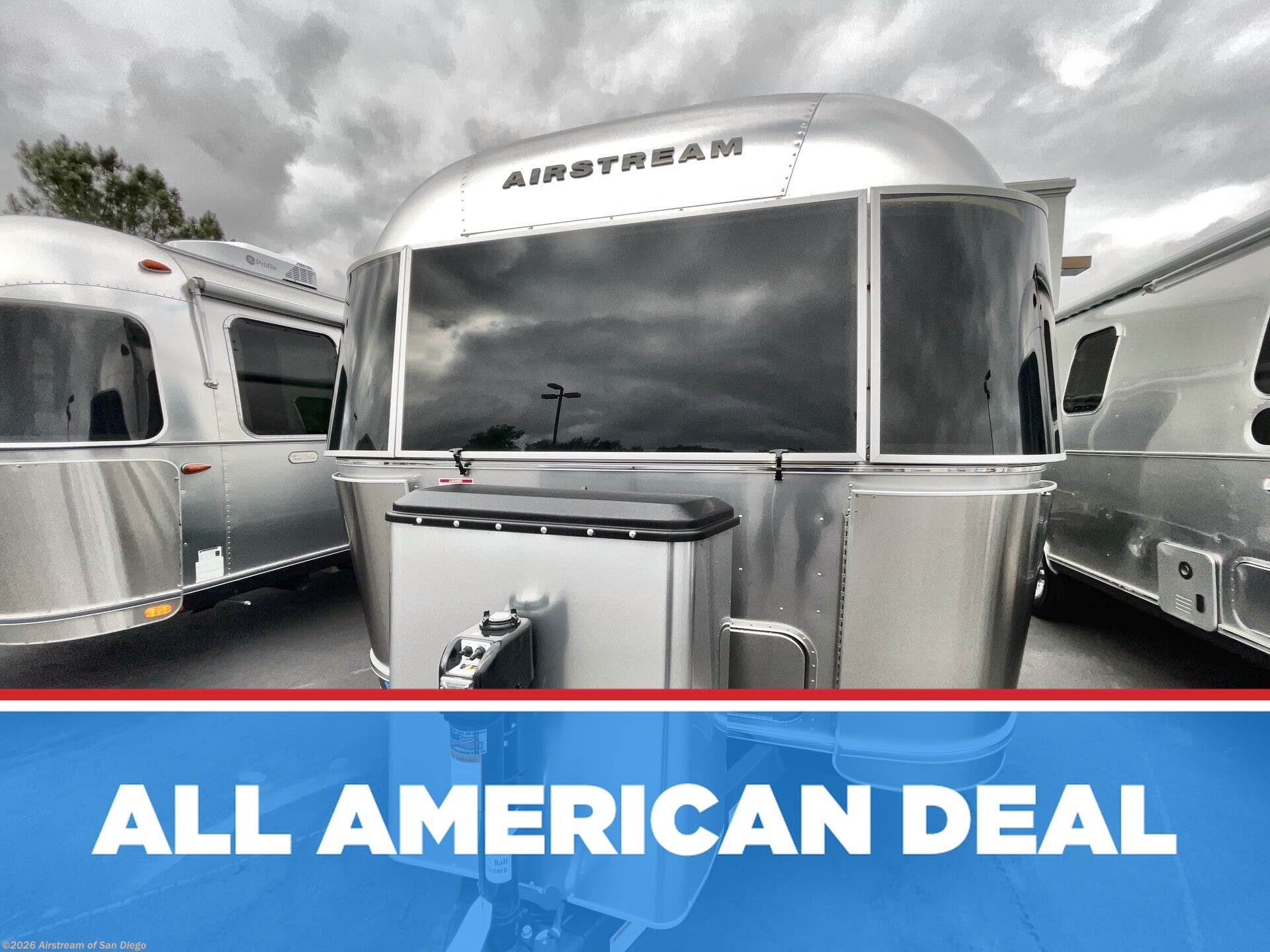 New 2026 Airstream Flying Cloud 25FB Twin available in San Diego, California