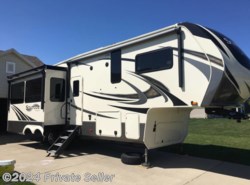 Used 2019 Grand Design Solitude S-Class 3350RL available in Dunlap, Illinois