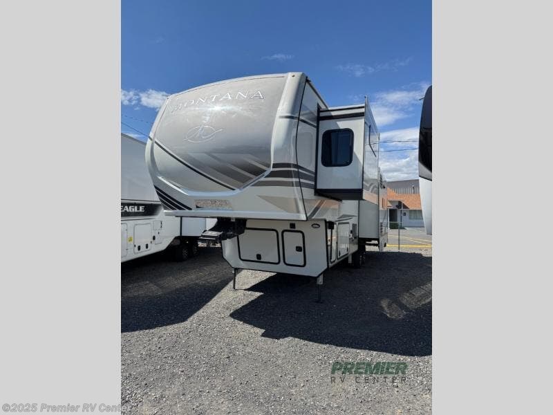 Used 2022 Keystone Montana 3121RL available in Lewiston, Idaho
