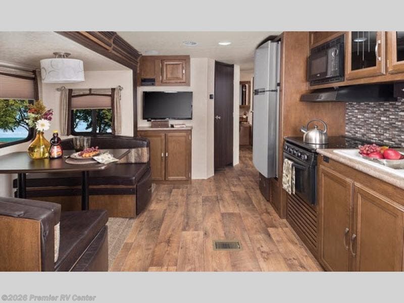 Used 2017 Forest River Wildwood Heritage Glen Hyper-Lyte 24RLSHL available in Lewiston, Idaho