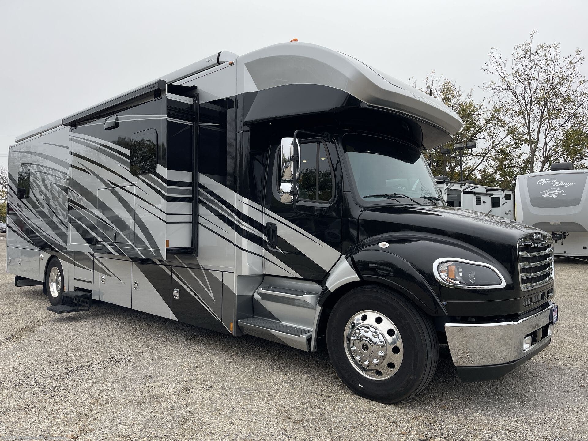 Used 2025 Renegade  VERONA LE 38LDG available in Kerrville, Texas