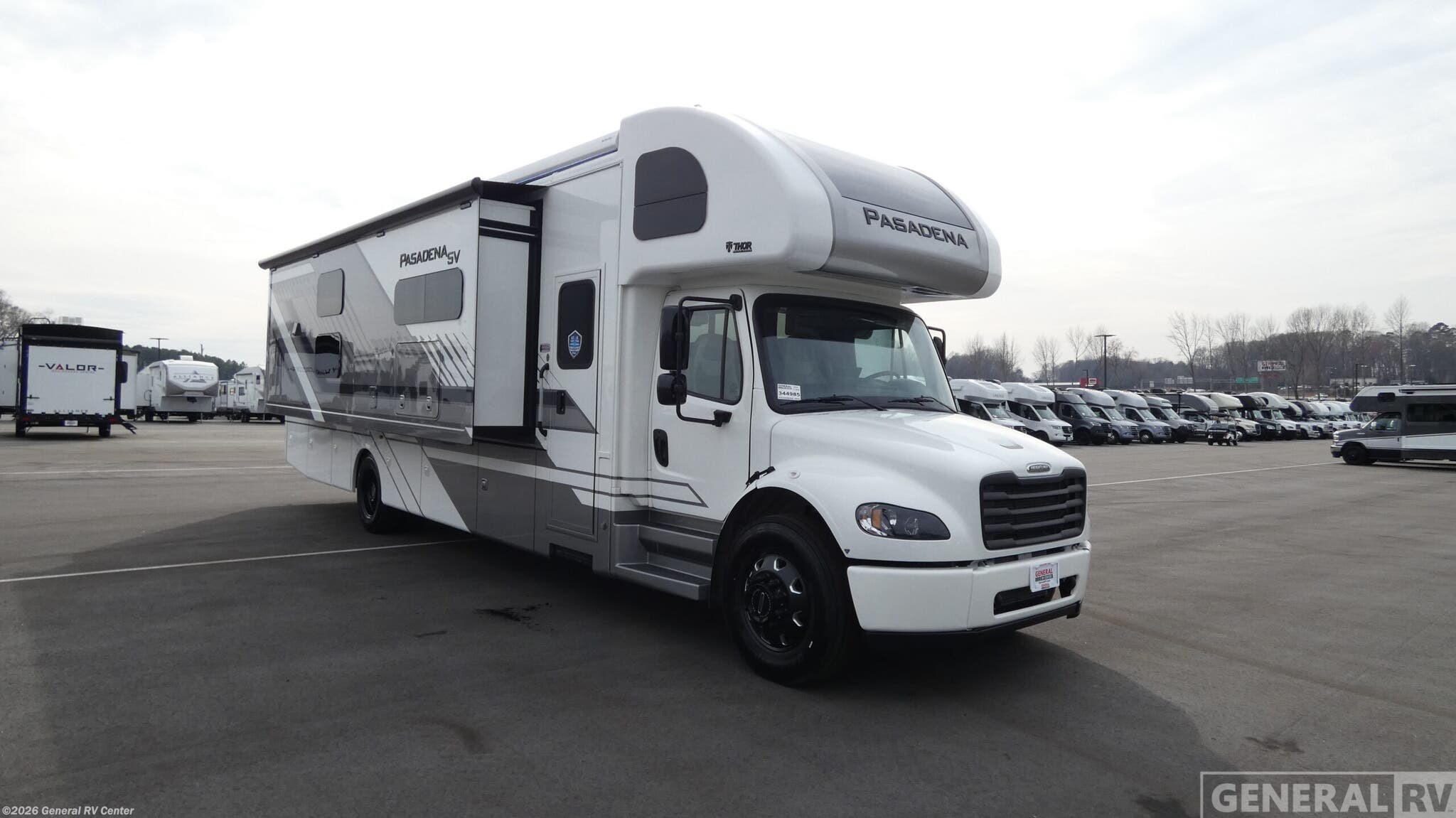 New 2026 Thor Motor Coach Pasadena SV 38XL available in Salisbury, North Carolina