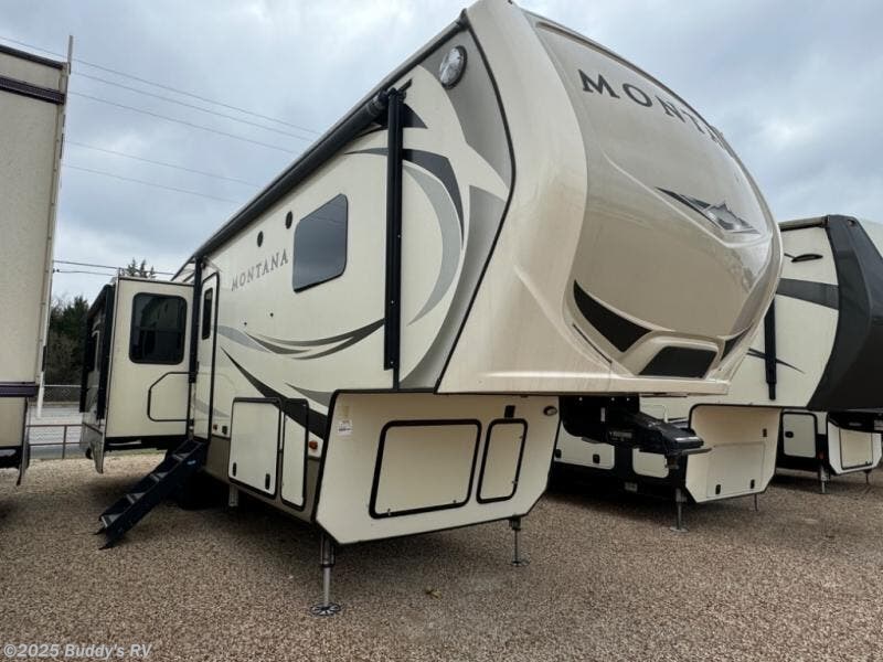 Used 2018 Keystone Montana 3130RE available in Cleburne, Texas