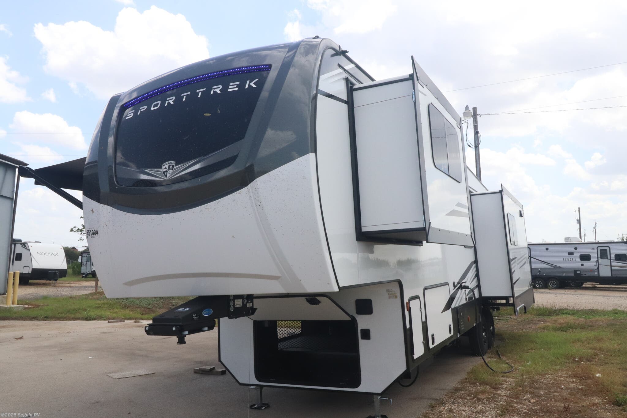 New 2026 Venture RV SportTrek 5 Touring Edition 353VRK available in Seguin, Texas