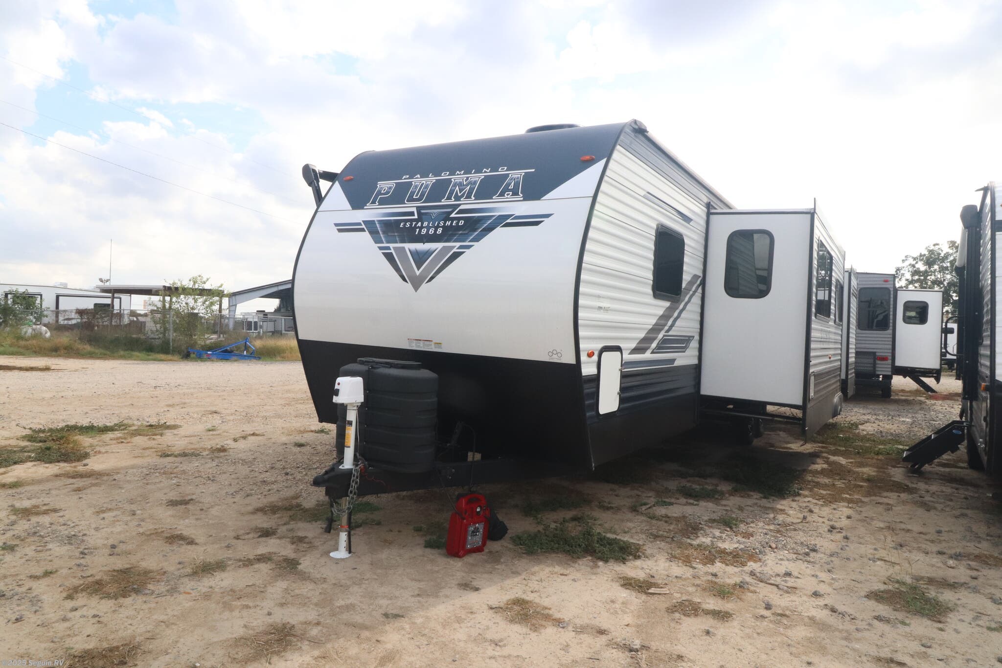 Used 2024 Palomino Puma 31QBBH available in Seguin, Texas