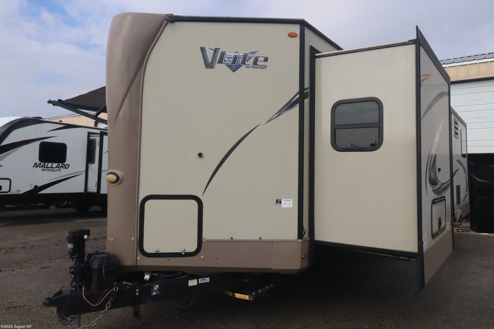 Used 2019 Forest River Flagstaff 30WRLIKSV available in Seguin, Texas