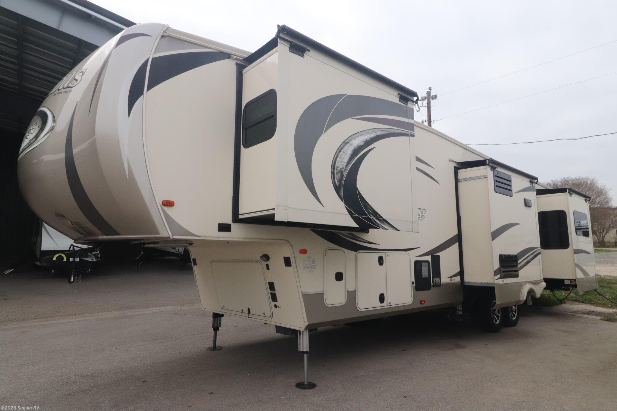 Used 2017 Palomino Columbus 384RD available in Seguin, Texas