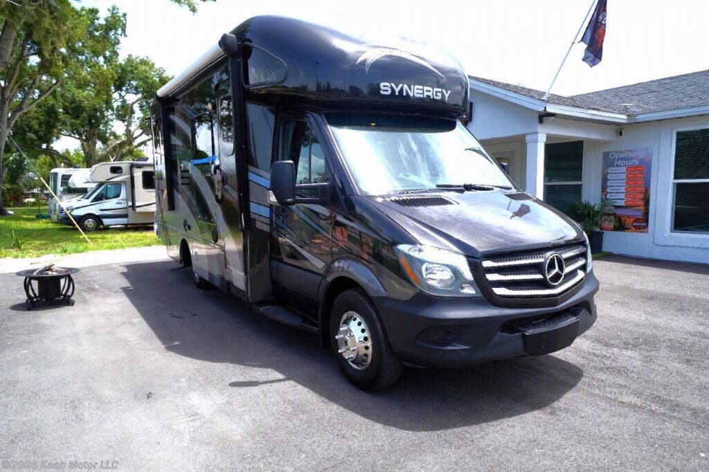 Used 2017 Thor  Synergy 24SP available in Gibsonton, Florida