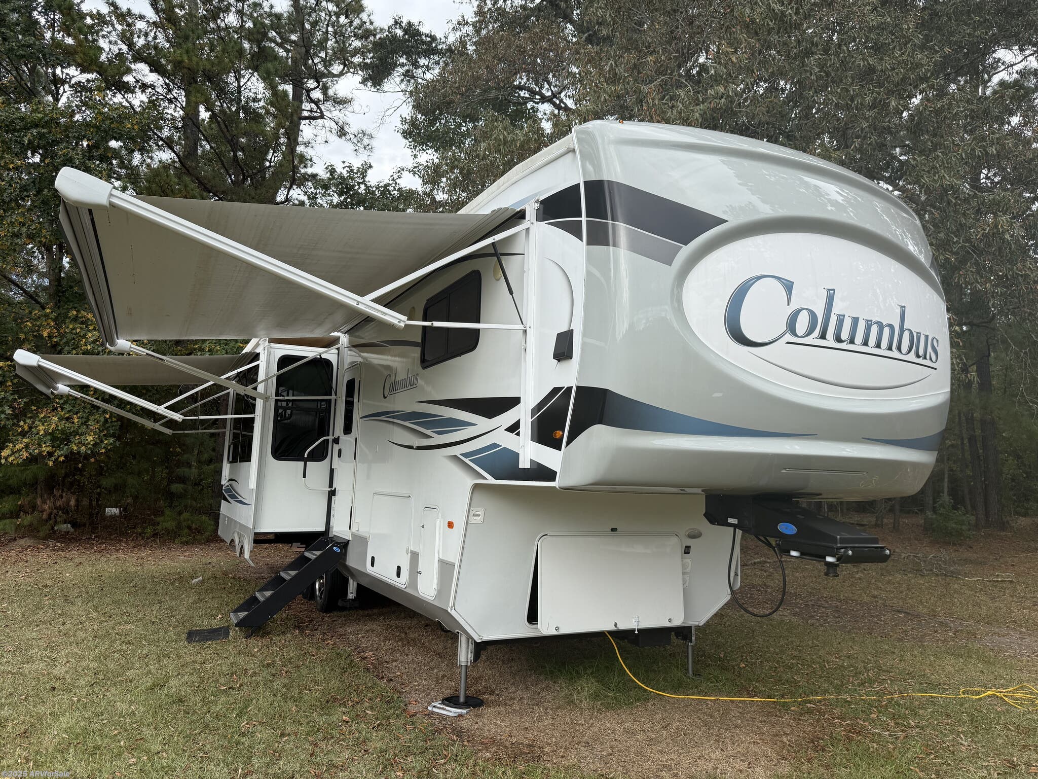 Used 2022 Palomino Columbus 299RL available in Summerville, South Carolina