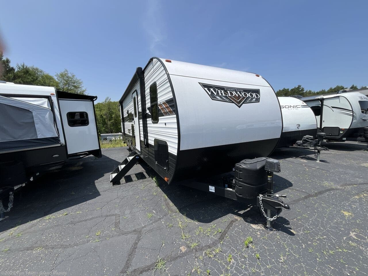 Used 2024 Forest River Wildwood 28DBUD available in Rockford, Michigan