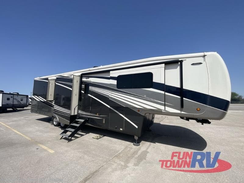 Used 2021 DRV Mobile Suites 41 FKMB available in Waller, Texas