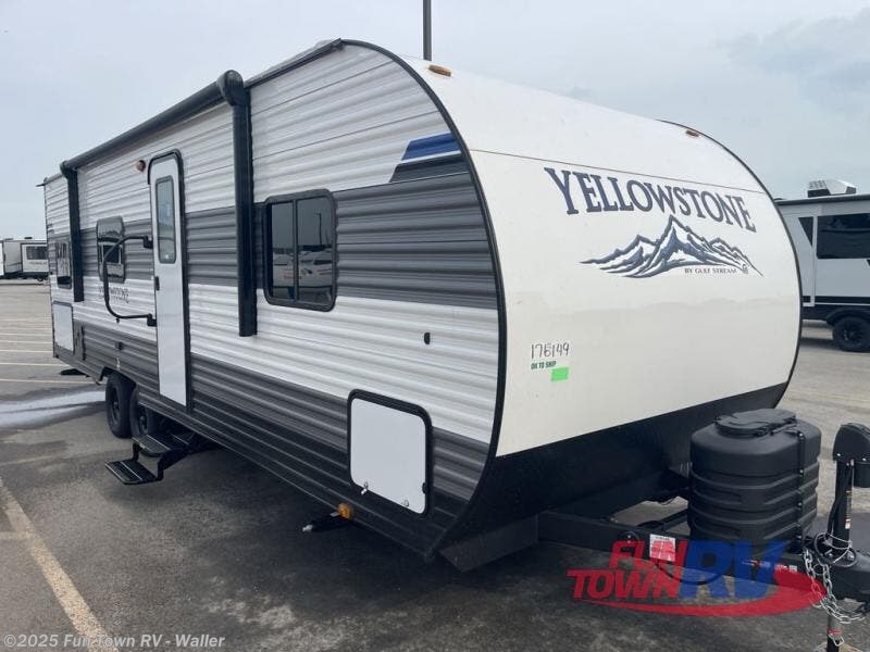 New 2025 Gulf Stream Yellowstone Classic 26BHG available in Waller, Texas