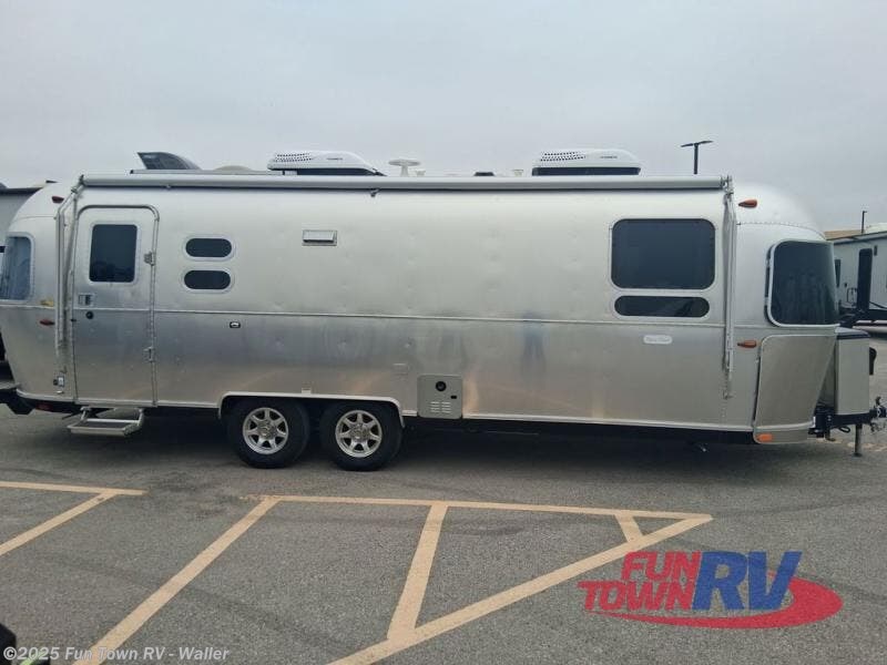 Used 2022 Airstream Flying Cloud 27FB available in Waller, Texas