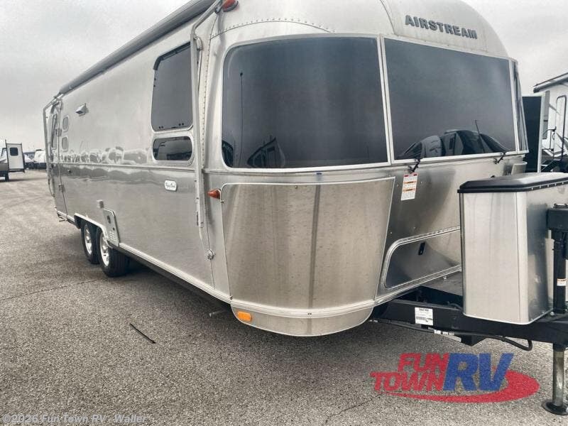 Used 2022 Airstream Flying Cloud 27FB available in Waller, Texas