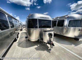 Used 2022 Airstream Flying Cloud 23CB Bunk available in Buda, Texas