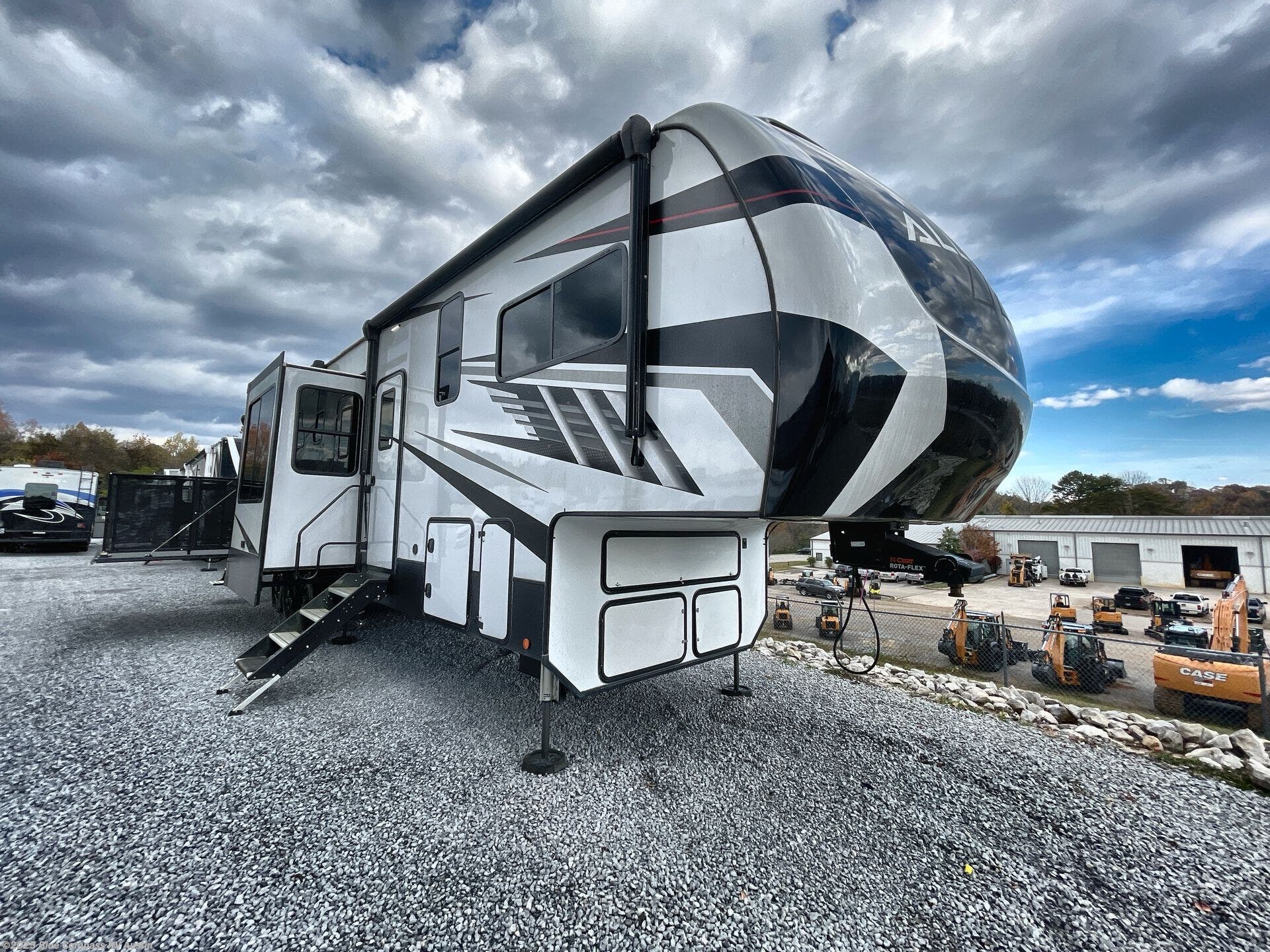 Used 2022 Alliance RV Valor 42V13 available in Buda, Texas