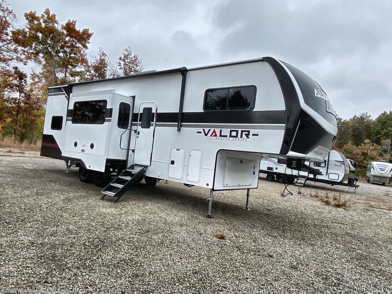 New 2026 Alliance RV Valor All-Access 32A10 available in Buda, Texas