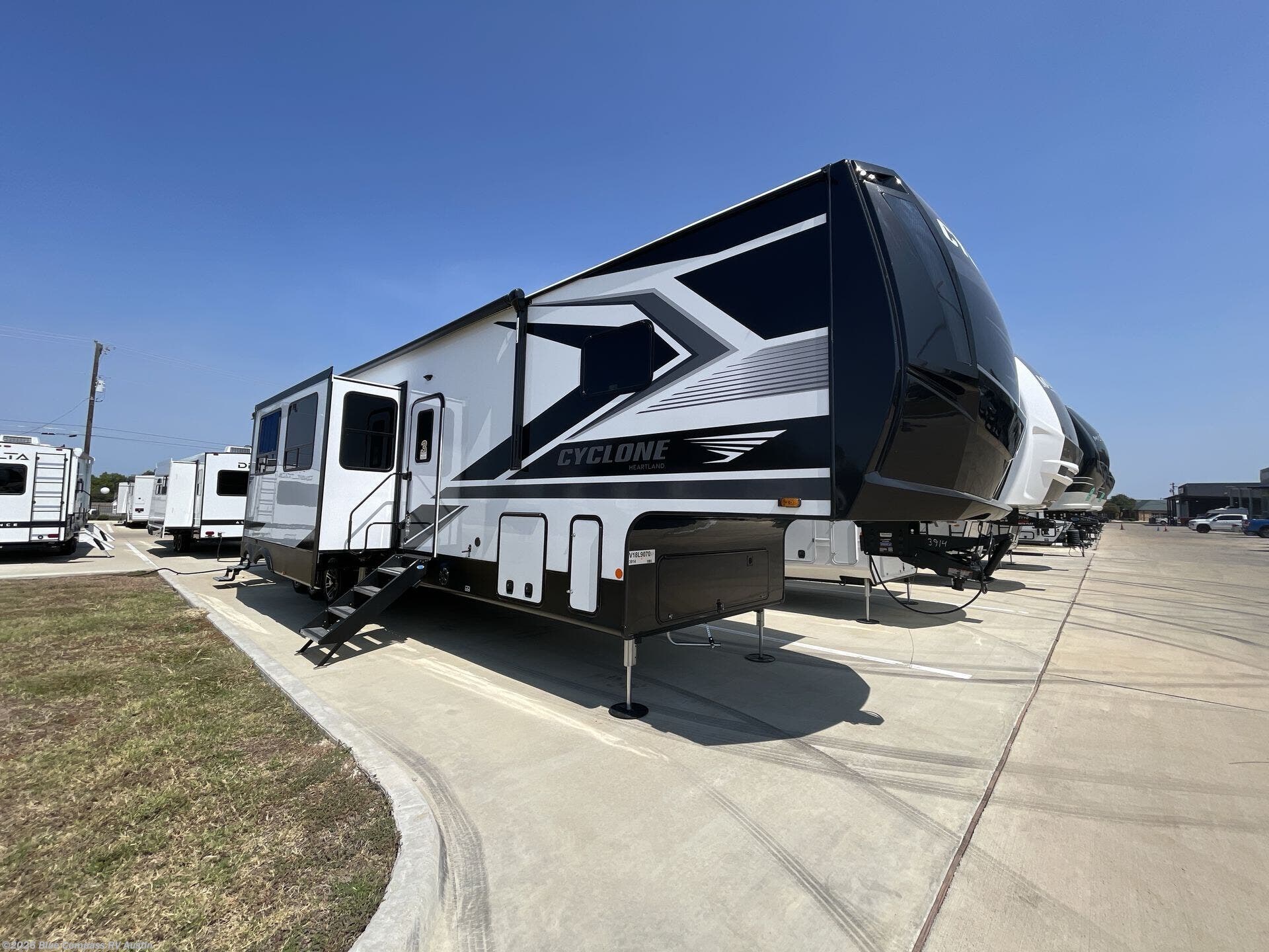 New 2027 Heartland Cyclone 3914 available in Buda, Texas