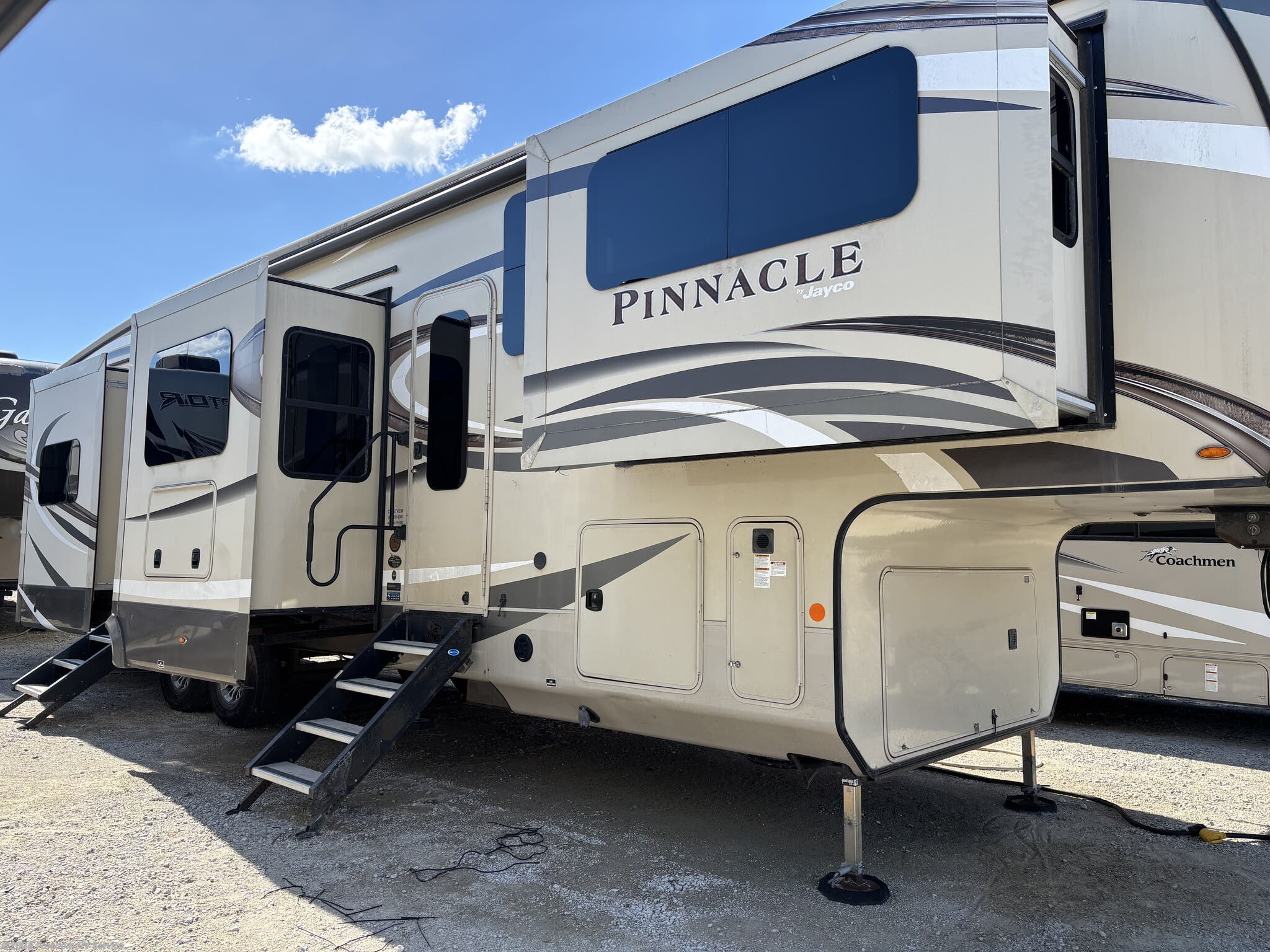 Used 2019 Jayco Pinnacle 38FLWS available in Aransas Pass, Texas