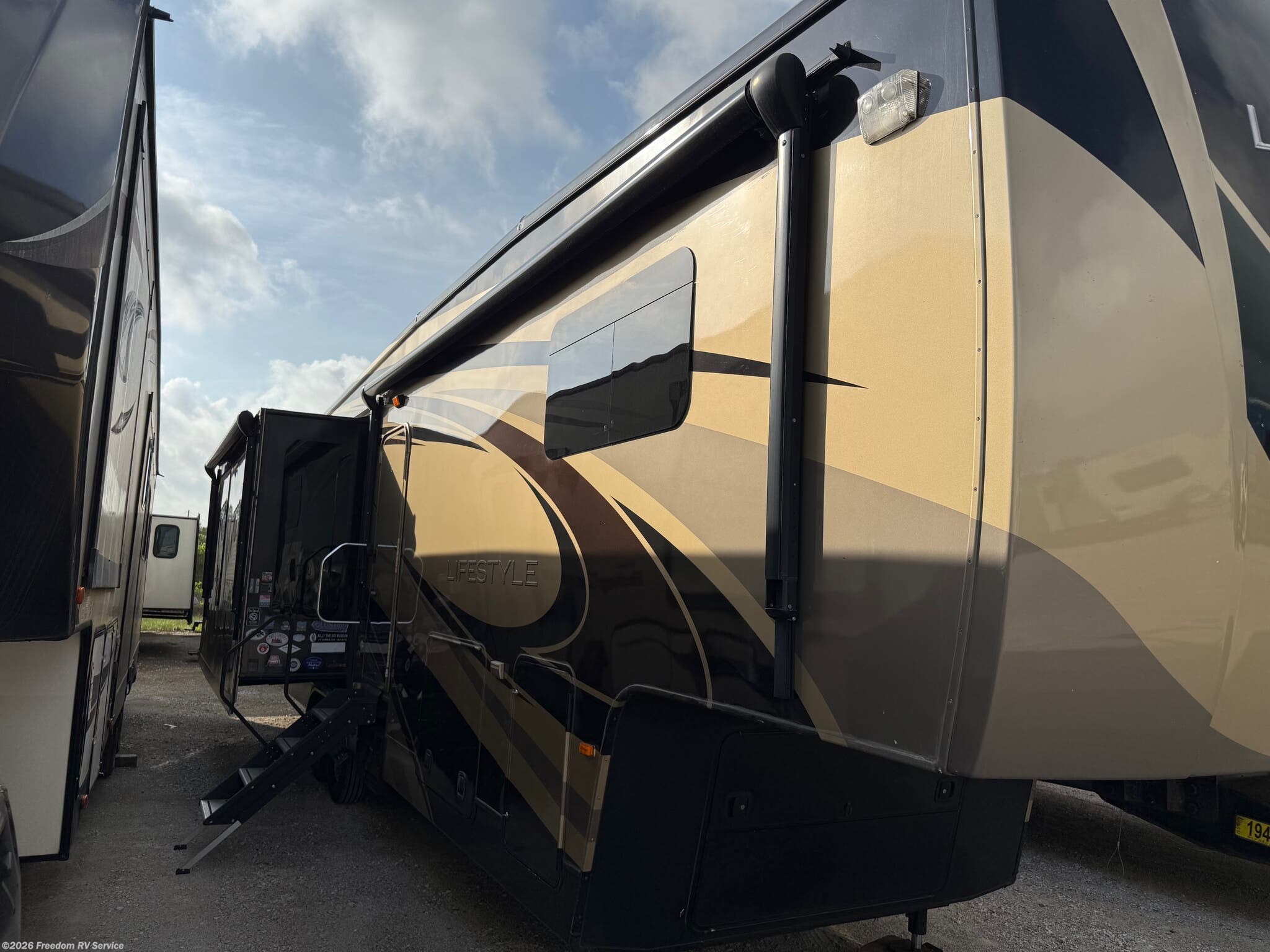 Used 2013 Lifestyle Luxury RV Lifestyle LS37RESL available in Aransas Pass, Texas