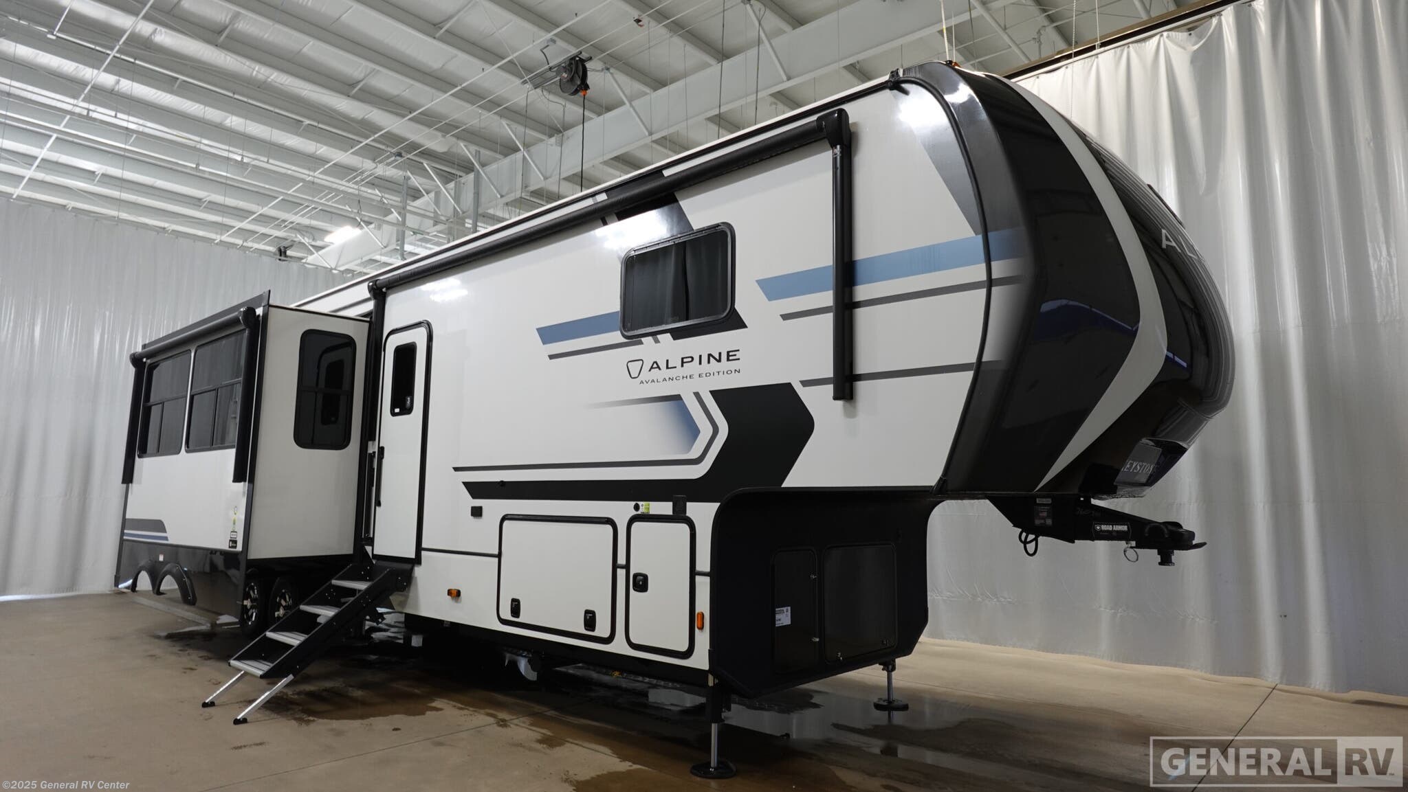 New 2026 Keystone Avalanche 390DS available in Mesa, Arizona