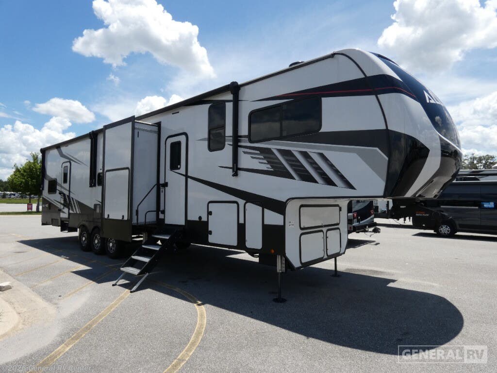 Used 2023 Alliance RV Valor 40V13-3SL available in Mesa, Arizona