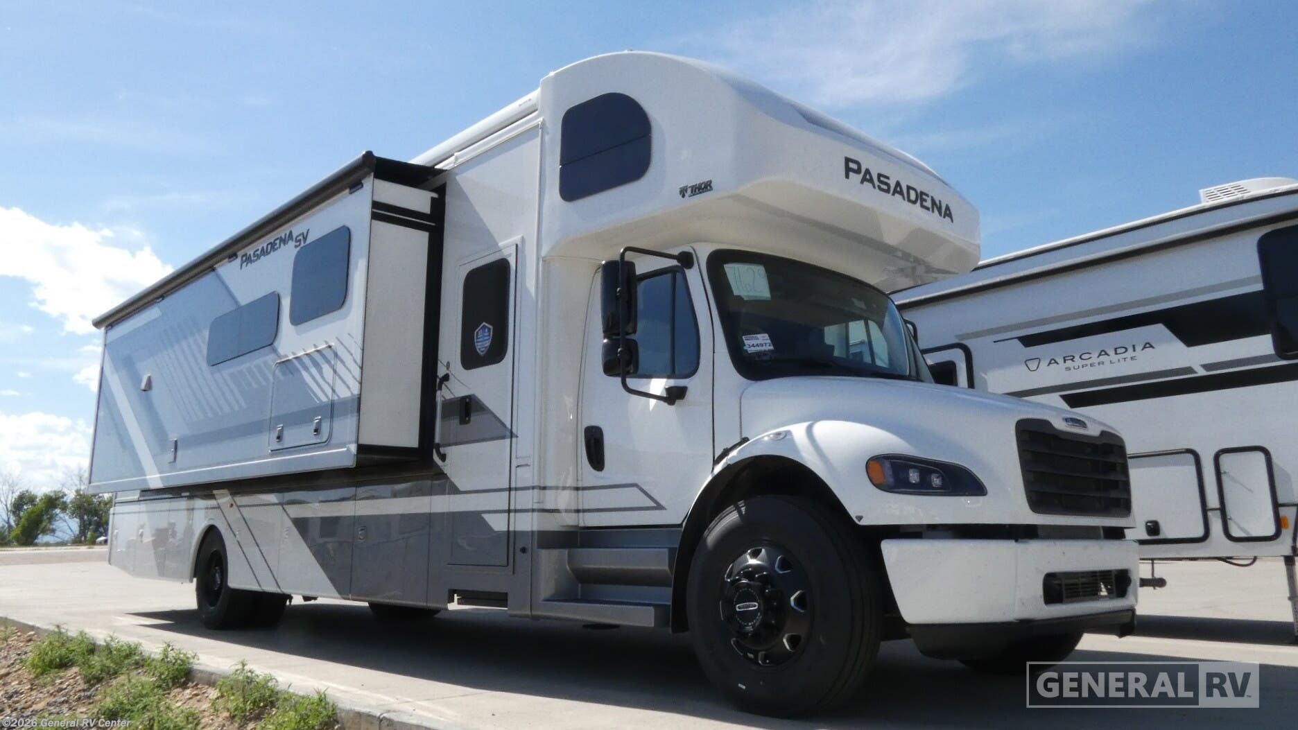 New 2027 Thor Motor Coach Pasadena SV 38DX available in Longmont, Colorado