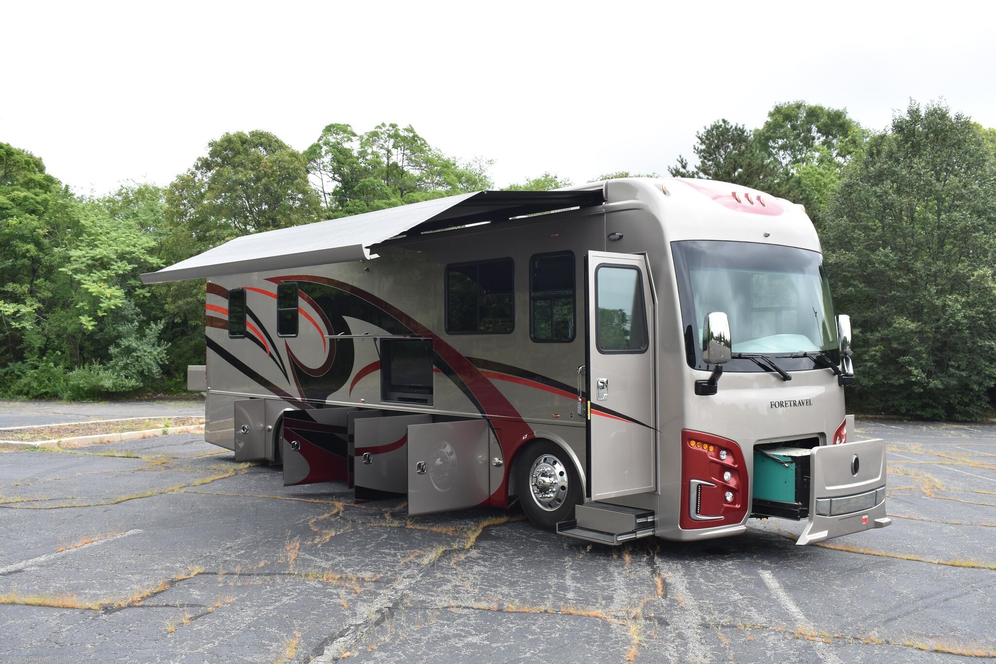 Used 2020 Foretravel IC-37 Bunkhouse available in Islandia, New York