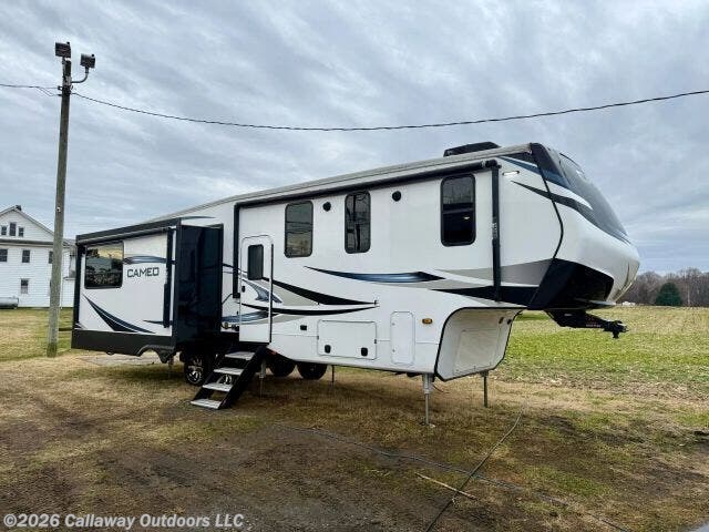 Used 2022 CrossRoads Cameo Fifth Wheel CE2901RL available in Felton, Delaware