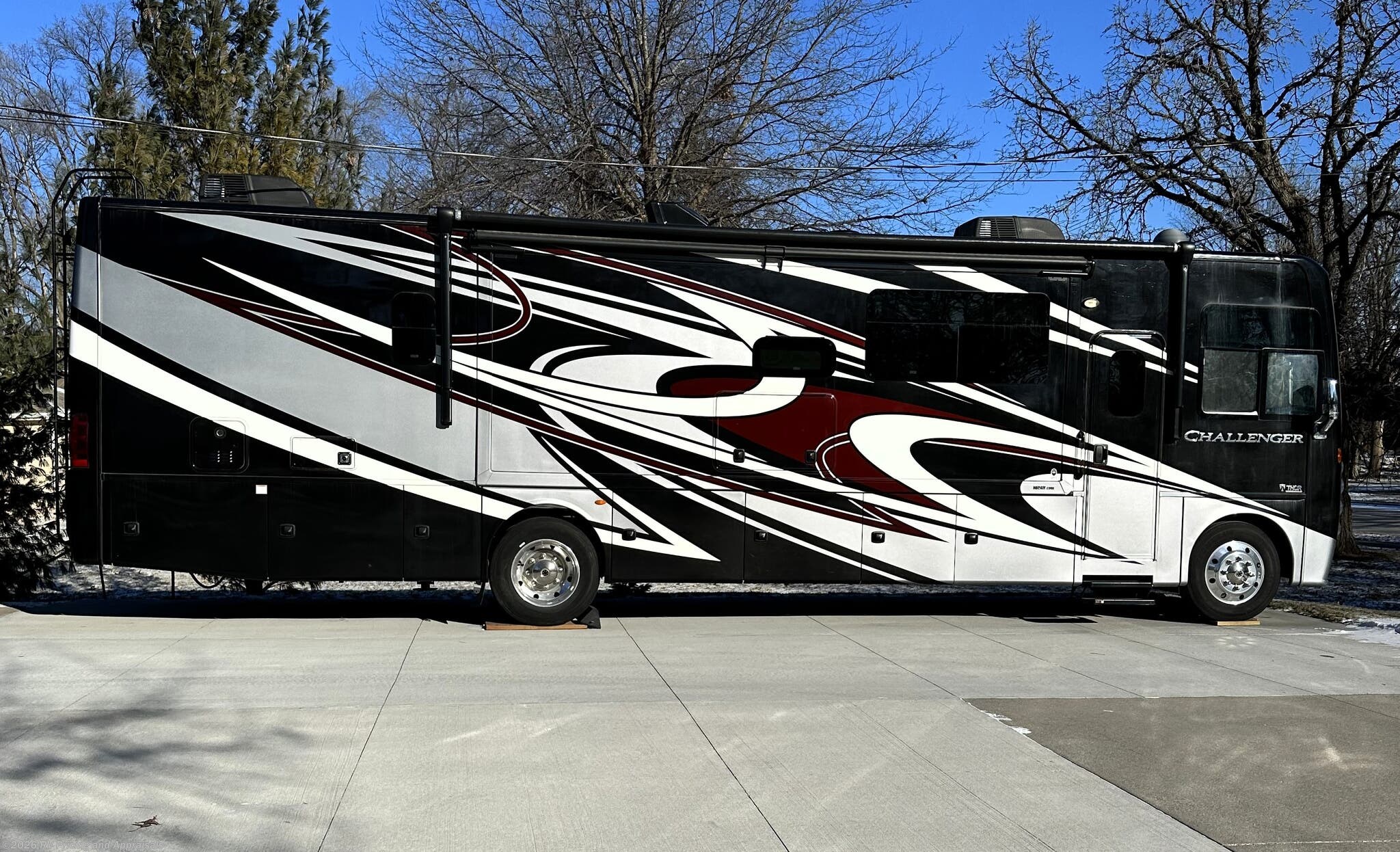Used 2020 Thor Motor Coach Challenger 37YT- LOCATED IN JOHNSTON, IOWA available in , Florida
