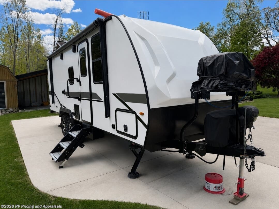 Used 2022 Winnebago Micro Minnie FLX 2306BHS LOCATED IN ANGOLA IN. 46703 available in , Florida