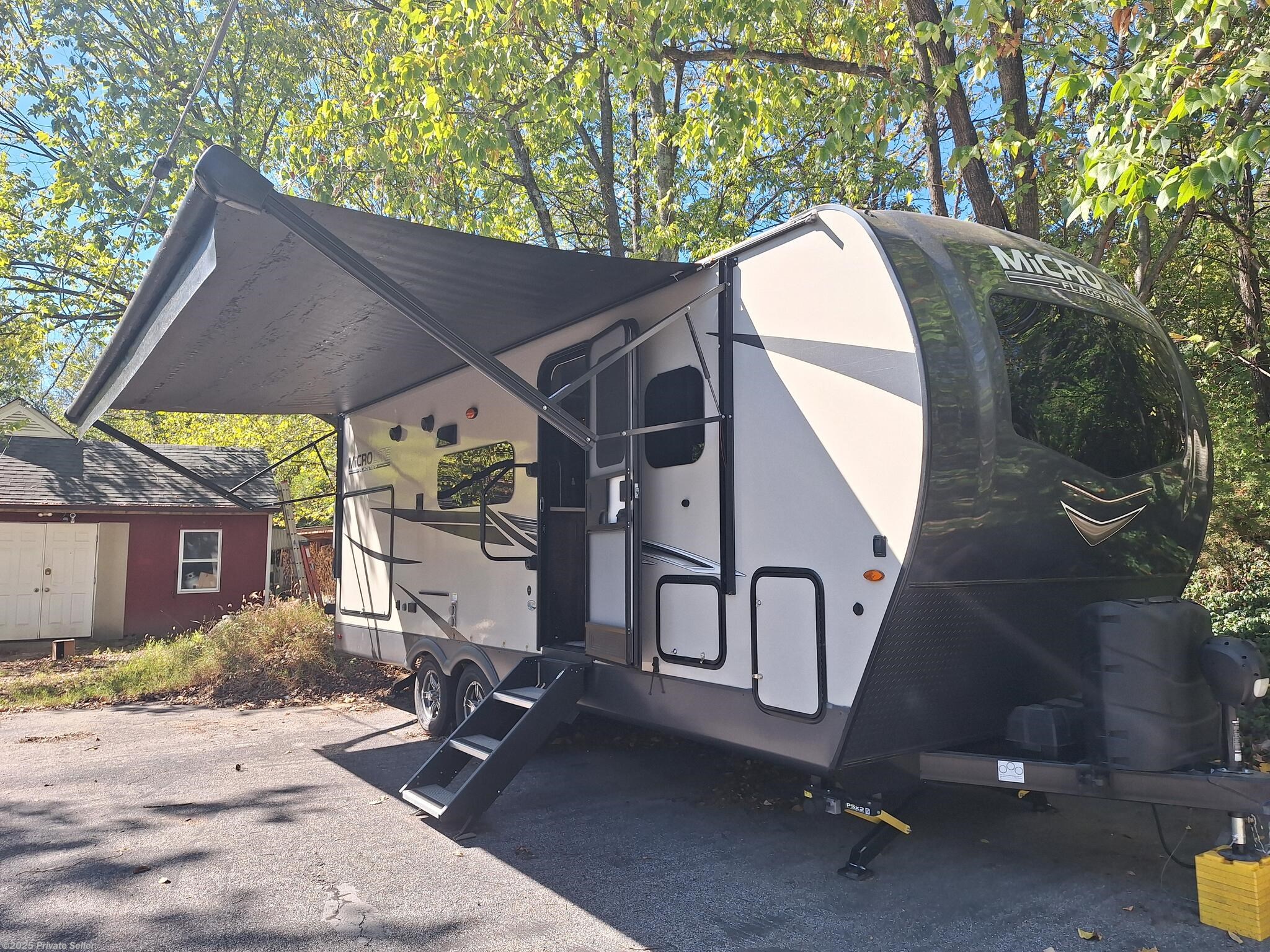 Used 2022 Forest River Flagstaff 25BDS available in Saint Louis, Missouri